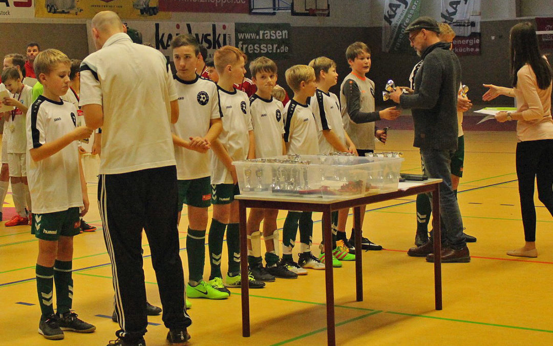 D1 eröffnet Hallensaison mit Bronzeplatz