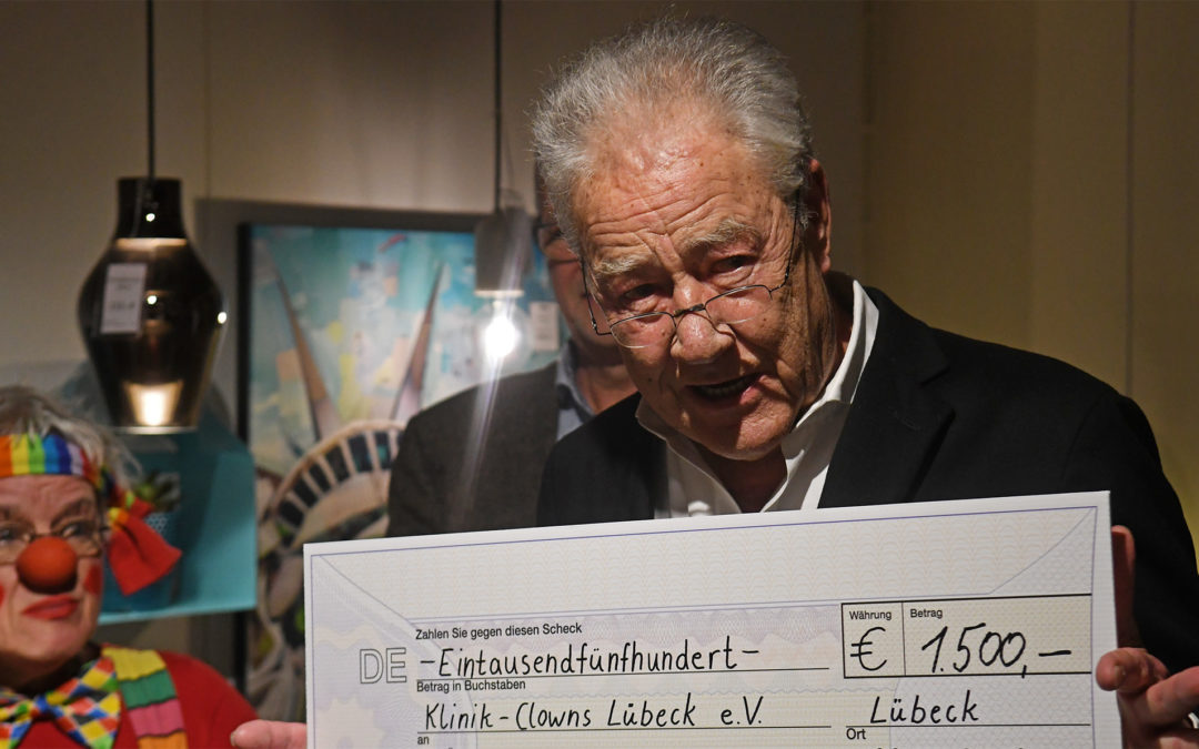 Skanbo-Cup bringt 1500 Euro für Lübecker Klinik-Clowns