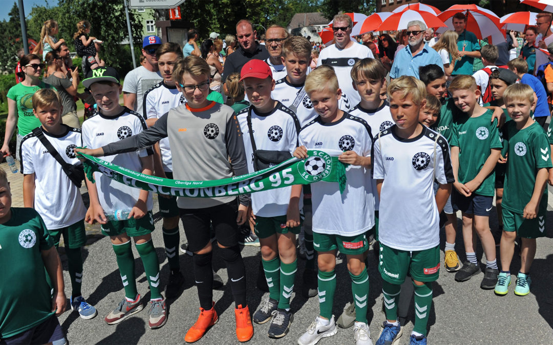 800 Jahre Schönberg – der FC Schönberg 95 feiert mit