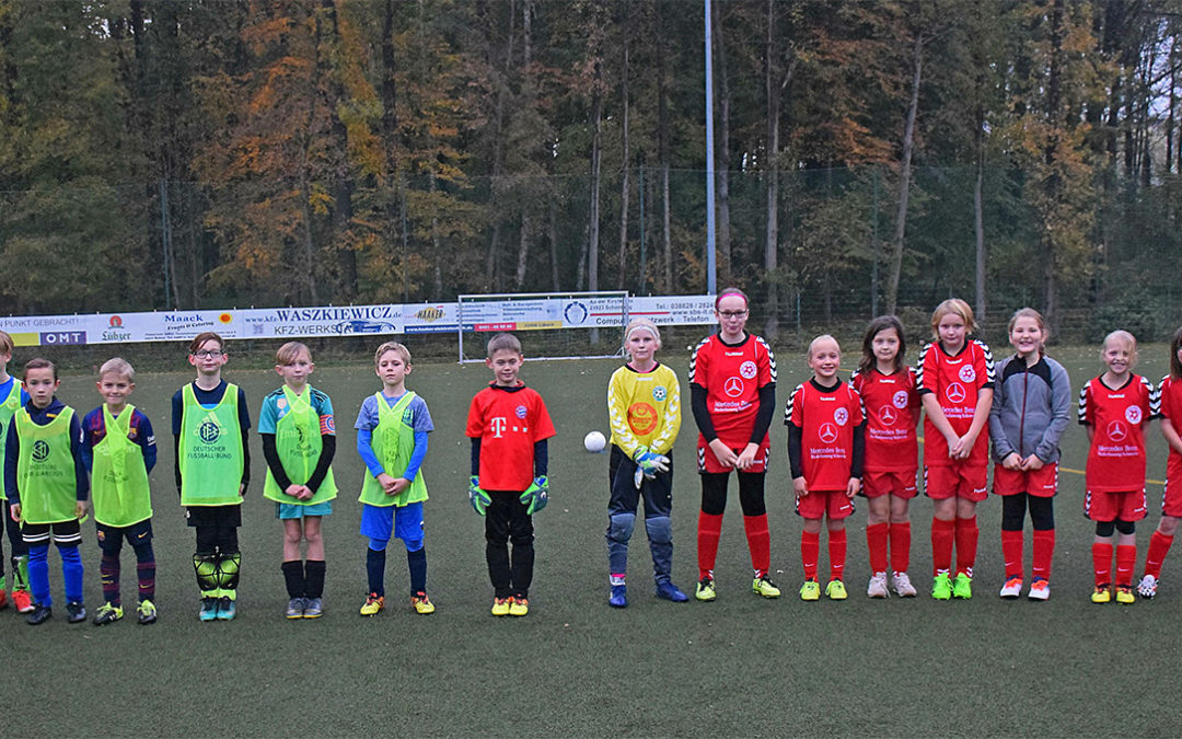 Mädchenmannschaft des FC 95 absolvieren erstes Spiel