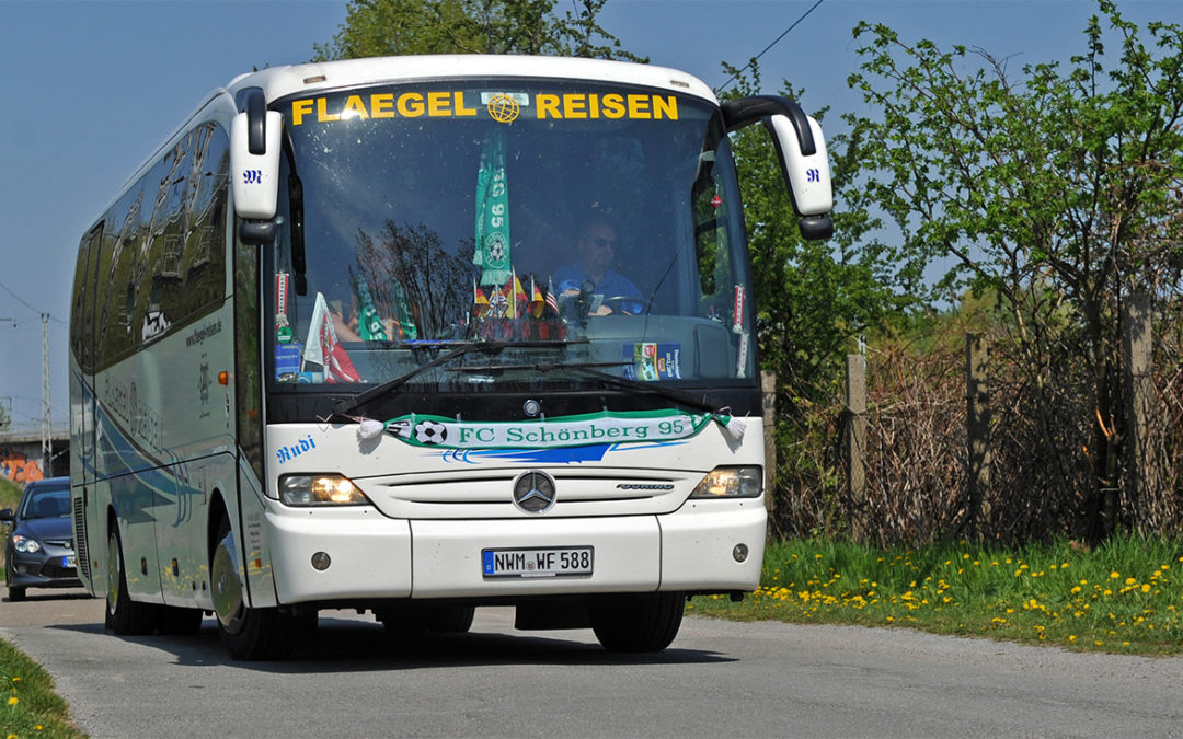 Im Fan-Bus nach Bentwisch