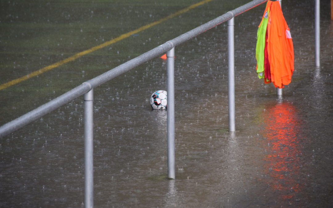 Spielabbruch durch Unwetter an der Maurine
