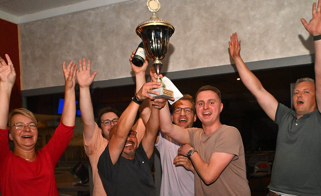 Sponsoren trafen sich zum Bowlingabend